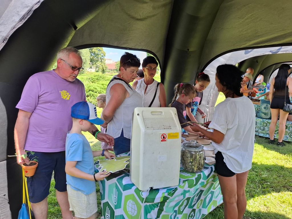Ekologiczny piknik rodzinny przy koźmińskim zamku 